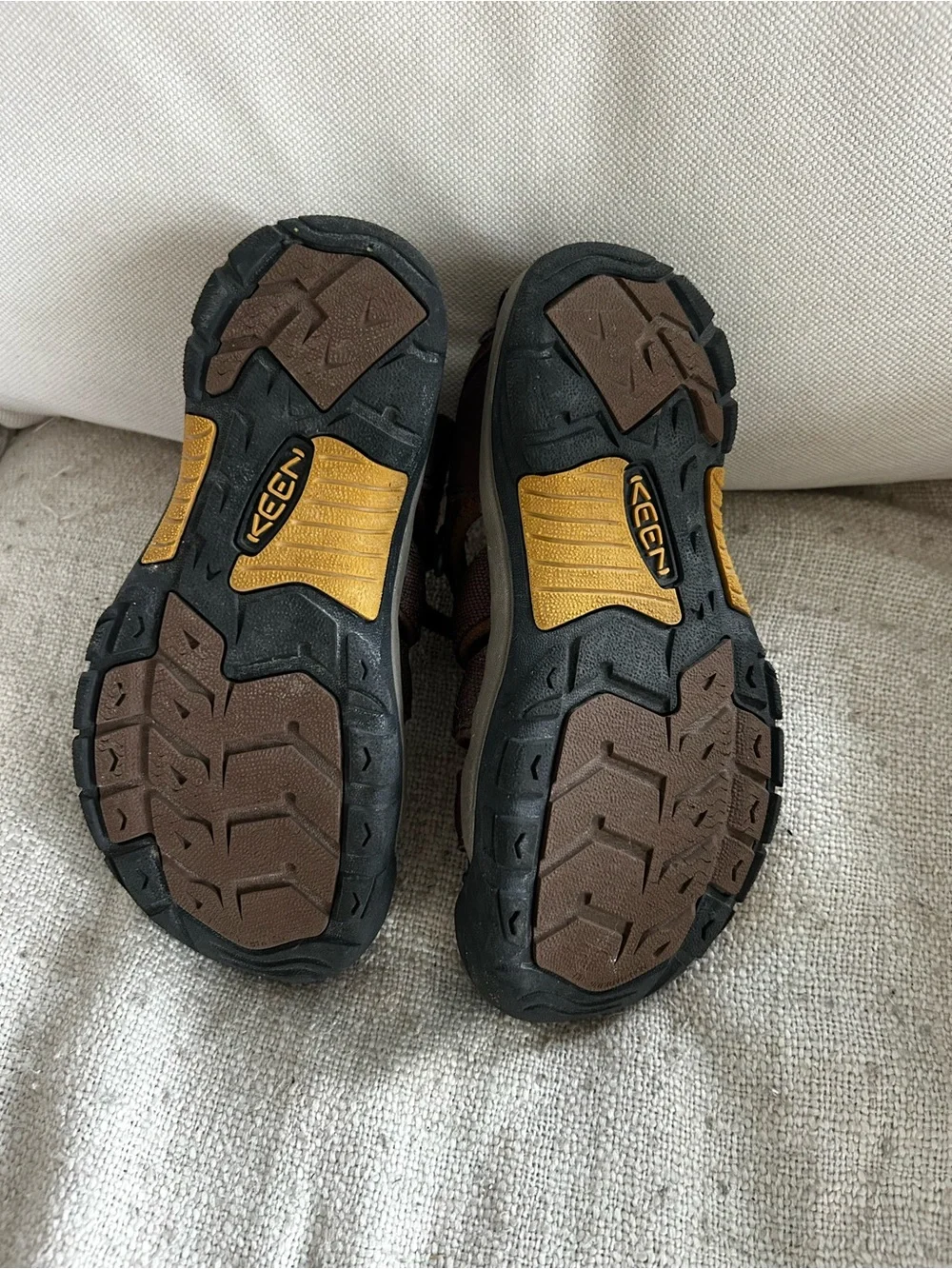 KEEN Newport Kids size 4 brown